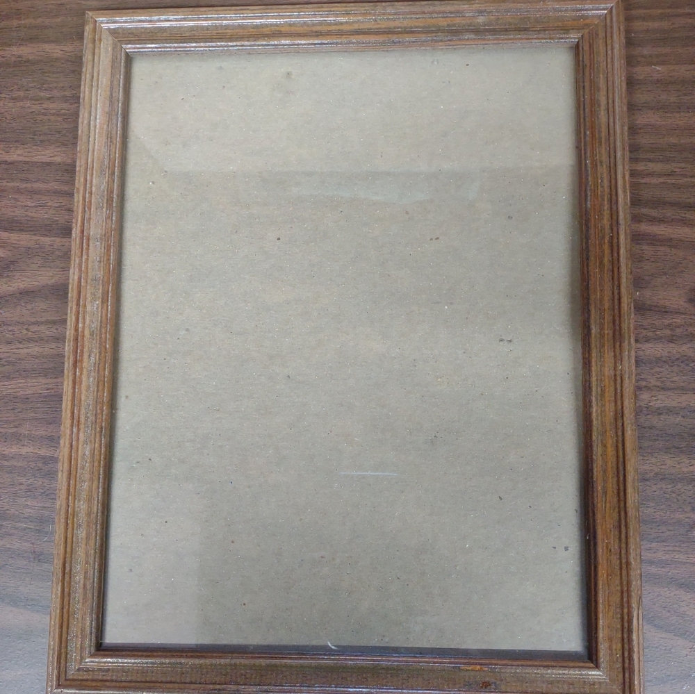 Ribbed carved Brown Wood Grain Picture Frame 15" x 12"